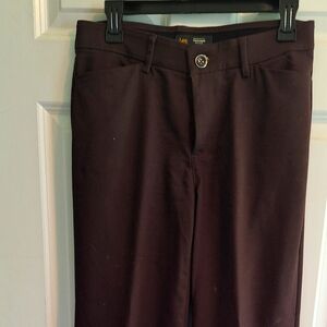 Lee size  6 brown women's trousers.